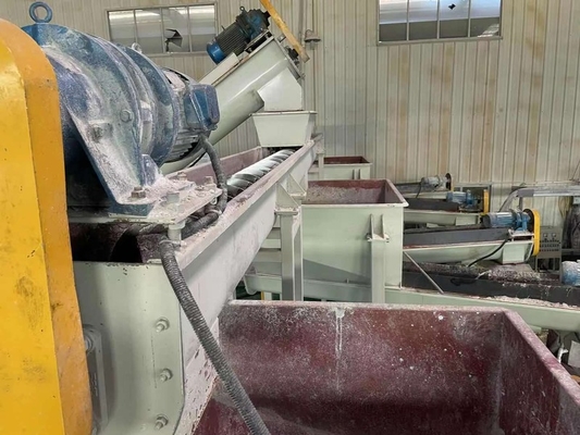 Attrezzatura di trattamento dei rifiuti del PWB per il riciclaggio la polvere della resina e del rame puro dai bordi residui del PWB